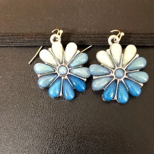 Blue ombré flower earrings